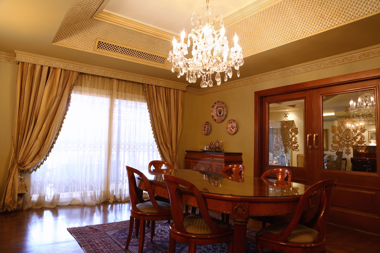 PALM HILLS RESIDENCE